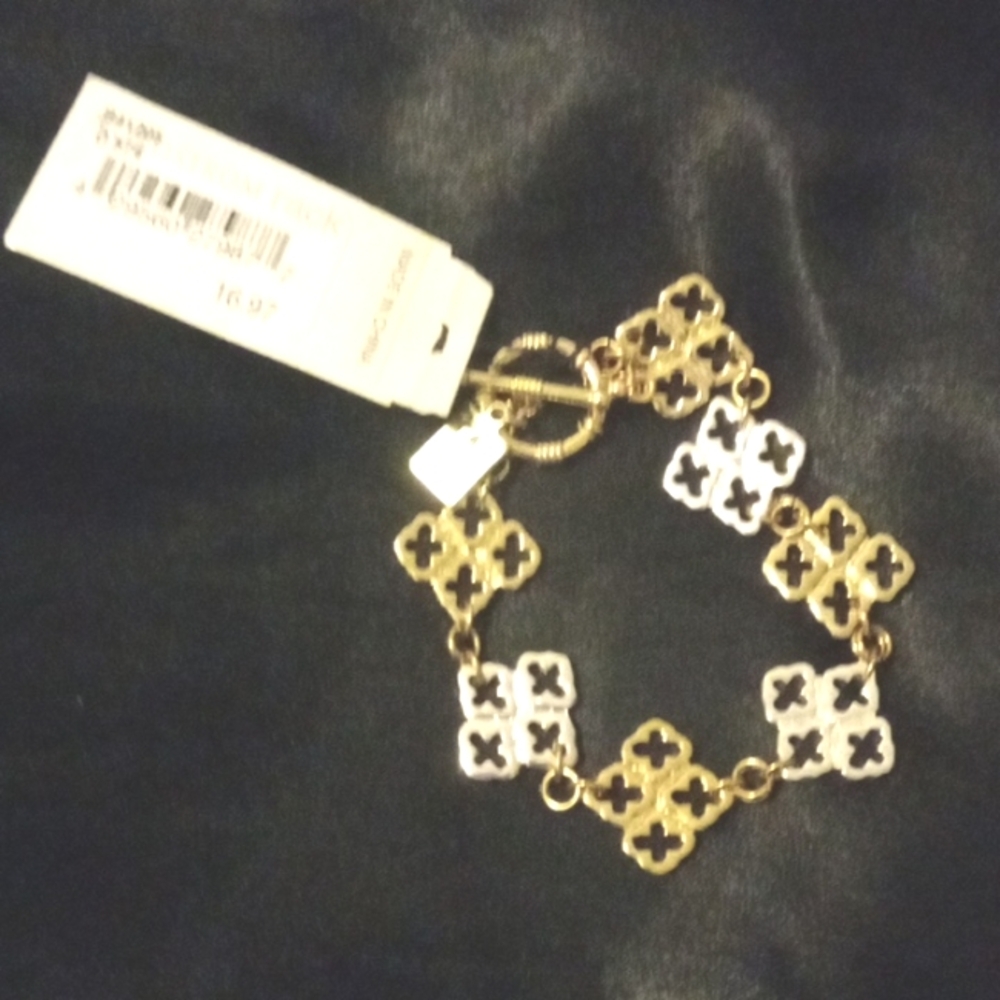 Toggle bracelet
